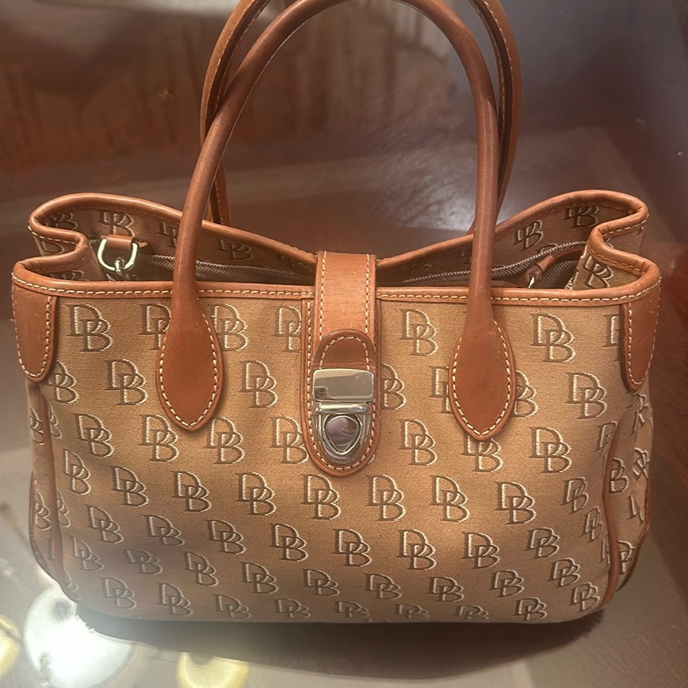 Dooney & Bourke Purse